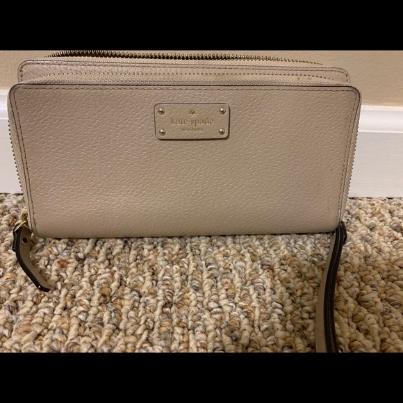 Kate Spade Hand Tote and Wallet - Picture 10 of 10